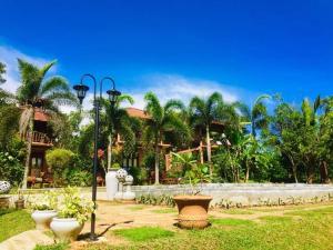 Jardí fora de Eagles Nest Cabanas