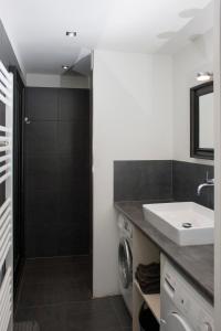 Ванная комната в Wellness Lodge Ruigenhoek 13A - Sauna, Jacuzzi !
