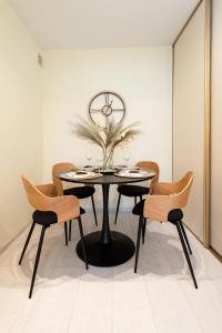 Fotografie z fotogalerie ubytování Kairos Apartments - Chopin - ścisłe centrum v destinaci Gliwice