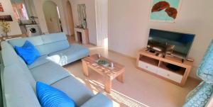 Zdjęcie z galerii obiektu Poolside 2 Bedroom 2 Bathroom Apt, Ultra Fast Wi-Fi & Terrace w mieście Los Alcázares