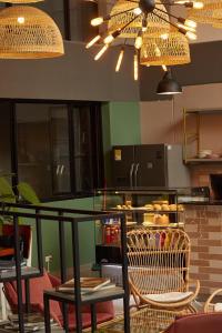 Kuchyň nebo kuchyňský kout v ubytování Epic Boutique Hotel