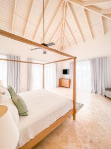 Postel nebo postele na pokoji v ubytování Peninsula Esmeralda Luxury Villas