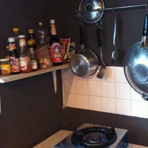 Eldhús eða eldhúskrókur á Monkey Samui Hostel
