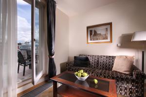 Posedenie v ubytovaní Elysee Hotel