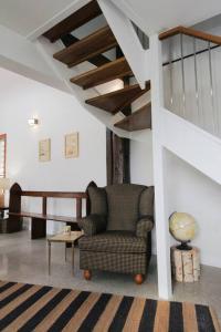 Χώρος καθιστικού στο Riverlea Stables- style and charm await you!