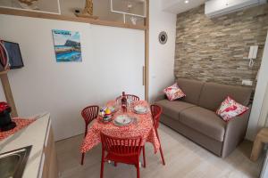 A seating area at MARE e Terra Holiday fronte mare