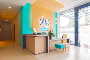 Vstupní hala nebo recepce v ubytování Sans Hotel Alexander Bandung + 31 fotografií