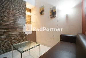 Fotografie z fotogalerie ubytování Tirta Mansion Lippo Karawaci Mitra RedDoorz v destinaci Karawaci