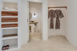 Ein Badezimmer in der Unterkunft Ampersand Resort