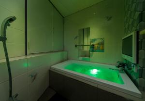 Ένα μπάνιο στο Hotel Cocoon -Urban Luxury-