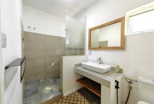 Kopalnica v nastanitvi Summerhouse with all amenities. + 20 fotografij