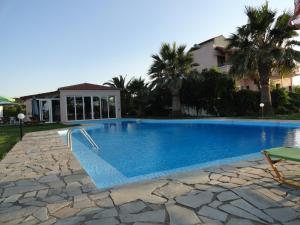 The swimming pool at or close to Pardalakis Studios
