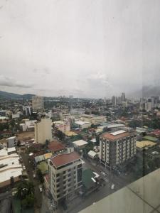 Vista generica su Città di Cebu o vista sulla città dall'interno dell'aparthotel
