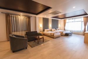 Area tempat duduk di Lavie Residence and Spa