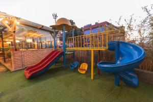 Area permainan anak di Lavie Residence and Spa