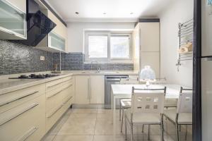 Kép Stunning Flat with Terrace in Caddebostan szállásáról Isztambulban a galériában