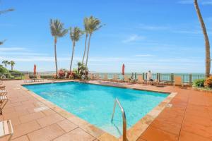 Swimmingpoolen hos eller tæt på Luxury Cape Marco unit with pool, gym and tennis