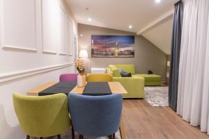 Apart Hotel Maksimum的休息区