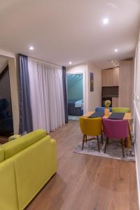Apart Hotel Maksimum的休息区