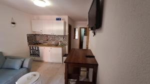 Kuchyň nebo kuchyňský kout v ubytování Apartman Novalja