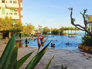 สระว่ายน้ำที่อยู่ใกล้ ๆ หรือใน Apartemen Borneo Bay City Balikpapan