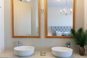 Koupelna v ubytování Rethymnian Gem Luxury Villa