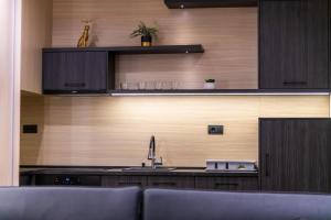 Apart Hotel Maksimum的厨房或小厨房