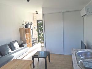 Photo de la galerie de l'établissement Studio indépendant, 10min Avignon, à Pujaut