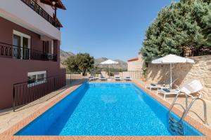 Bazén v ubytovaní Villa Kermes Heated Pool alebo v jeho blízkosti