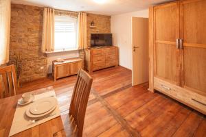 Kuchyň nebo kuchyňský kout v ubytování Ferienwohnung Pfaffenweiler