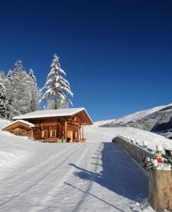 Ferienhütte Sternenblick durante l'inverno