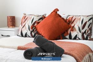 Postel nebo postele na pokoji v ubytování Wolverhampton - Amazing 3 Bedroom, Sleeps 6, Wi-Fi - JRR Stays