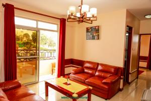 Meru Slopes Hotel的休息区