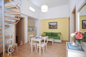 Posezení v ubytování Aigaio Studios tinos