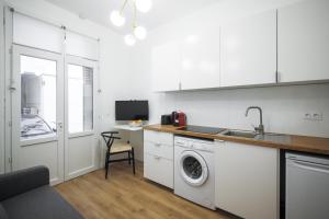 Kuchyňa alebo kuchynka v ubytovaní 4#Duplex 2 Pers#Paris 15#Commerce#AC