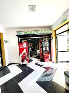 Supermarket alebo iný obchod pri apartmáne alebo v okolí