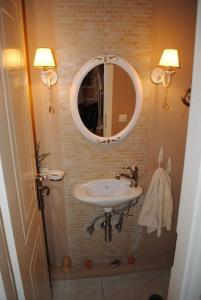 Koupelna v ubytování Romantic Countryside Villa with SeaView