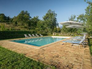 Bazén v ubytování Agriturismo SPA Serpanera nebo v jeho okolí