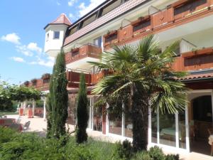 The building in which a szállodákat is located
