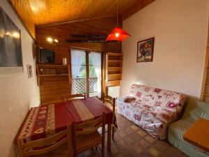 Posedenie v ubytovaní Appartement calme avec Multi Pass à 3€/jour, proche du centre, des remontées et des activités d'été! - FR-1-693-20