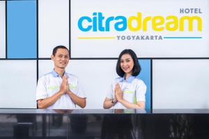 Členové personálu v ubytování Hotel Citradream Tugu Yogyakarta
