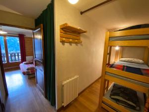 Posteľ alebo postele v izbe v ubytovaní Studio confortable près du centre avec balcon et arrêt navettes - FR-1-693-61