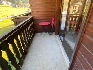 Balkon lub taras w obiekcie Bel appartement à Châtel près du centre et des télécabines, avec Multi Pass été à 3€/jour/personne - FR-1-693-63