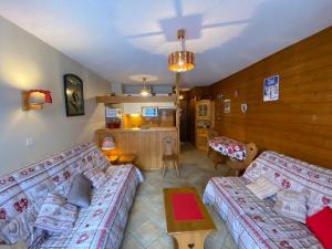 Posedenie v ubytovaní Studio cosy avec Multi Pass, à 100m des remontées Linga, garage et WiFi inclus, idéal ski et été - FR-1-693-82