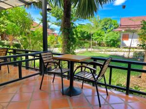 Zahrada ubytování Nakasang Paradise Hotel