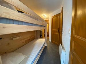 Posteľ alebo postele v izbe v ubytovaní Appartement charmant avec parking, proximité centre et télécabine - FR-1-693-93