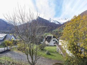 Fotografia z galérie ubytovania Séjour calme à Cauterets : Appartement T3, 4-6 pers, proche navette, commerces et télécabine - FR-1-401-248 v destinácii Cauterets