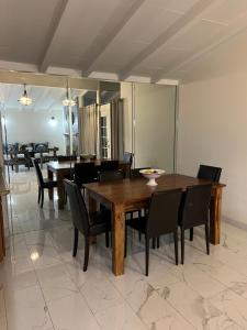 Galeriebild der Unterkunft Moroccan style home with swimming pool in Los Angeles + 42 Fotos