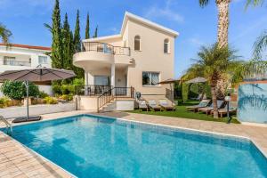 Bazén v ubytování Villa Soraya 1 by Ezoria Villas nebo v jeho okolí