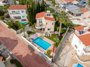 Bazén v ubytování Villa Soraya 1 by Ezoria Villas nebo v jeho okolí